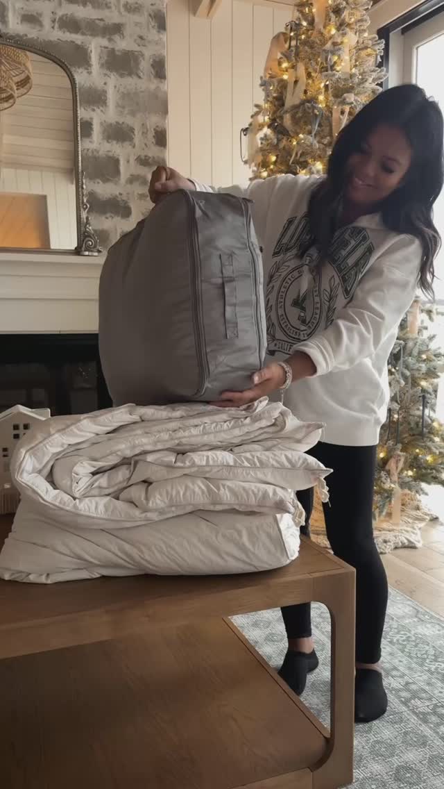 Comment MUST HAVE below, and I’ll message you the link to shop! Who else shoves their comforters/duvets in the closet?! 😂 This Amazon find will save you closet space and be more organized.